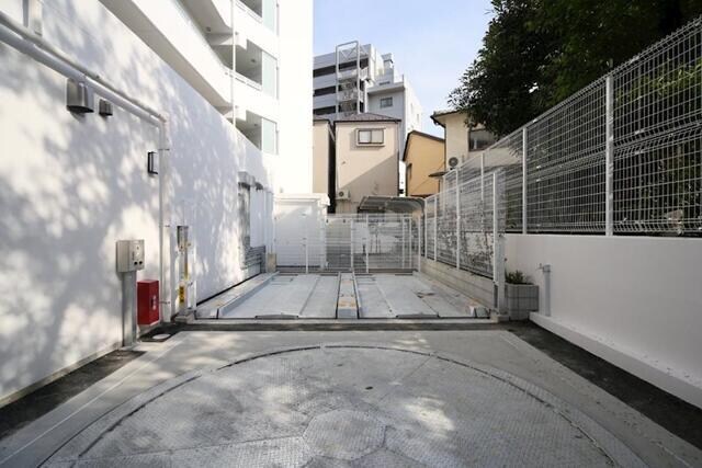 レジディア三宿の物件外観写真