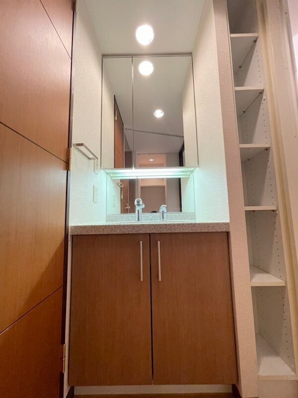 日本橋駅 徒歩5分 4階の物件内観写真