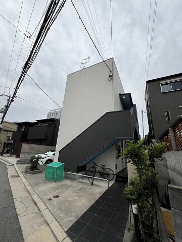 尼崎駅 徒歩9分の物件外観写真