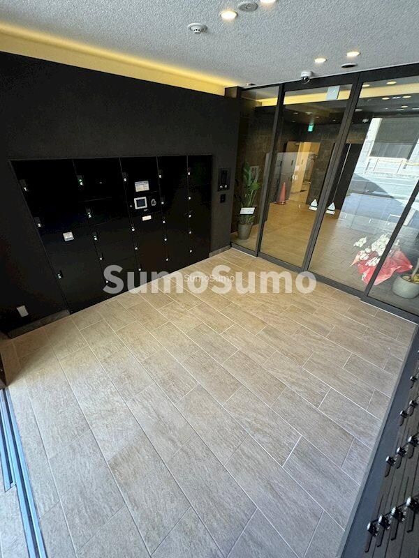 難波駅 徒歩7分 8階の物件外観写真