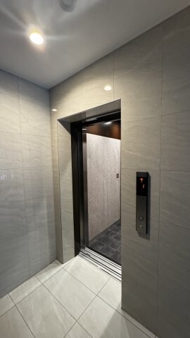 Alivis六本松の物件外観写真