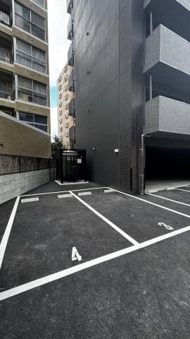 Alivis六本松の物件外観写真