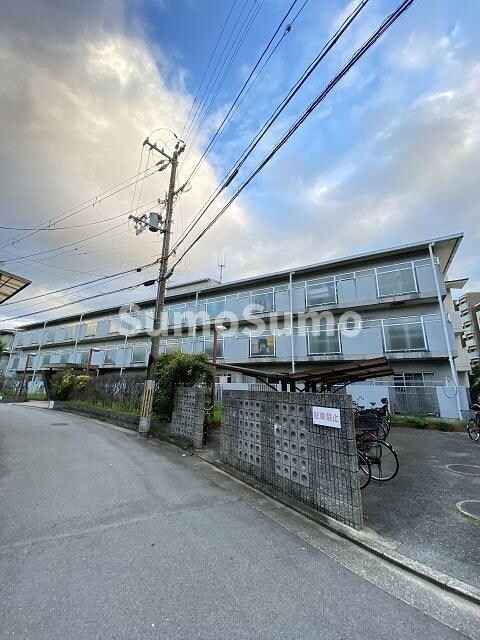 飛鳥グランドパレスの物件外観写真