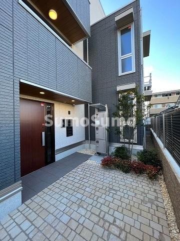 アングレームの物件外観写真