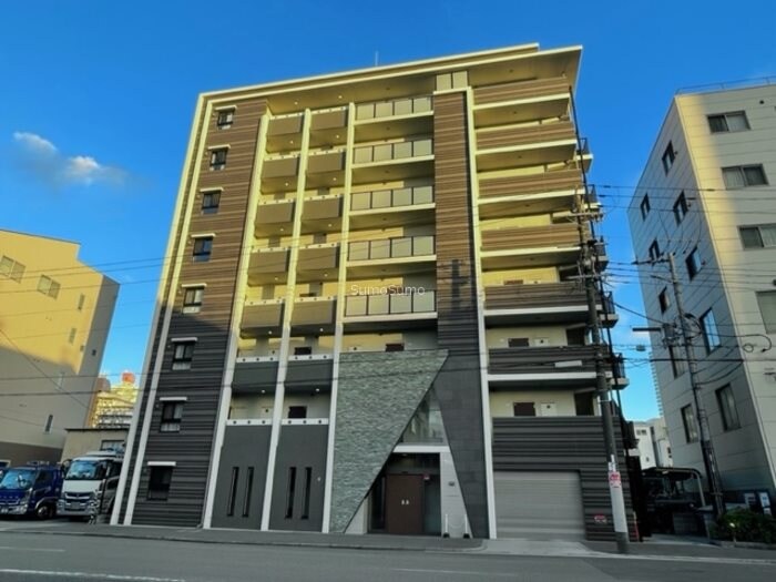 大阪府大阪市西区千代崎１丁目の物件外観写真