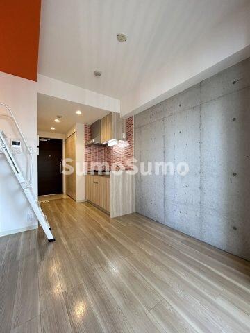 コーラルポワント難波WESTの物件内観写真