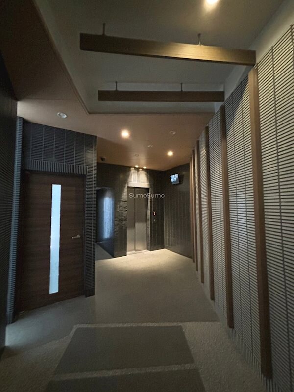 四ツ橋駅 徒歩5分 8階の物件外観写真