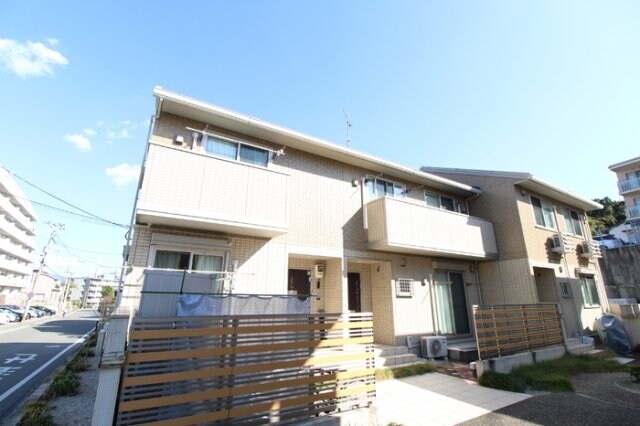 リュエルクール　A棟の物件外観写真