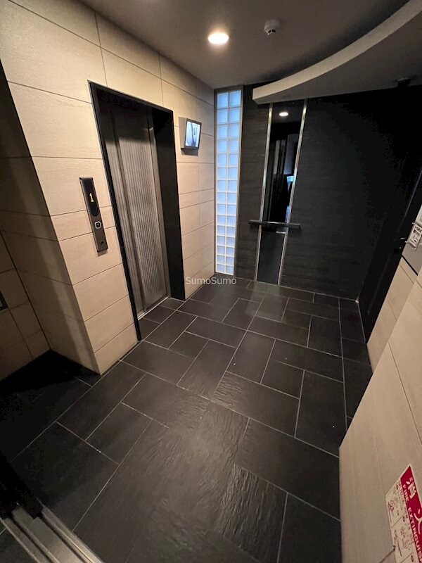 阿波座駅 徒歩7分 6階の物件外観写真