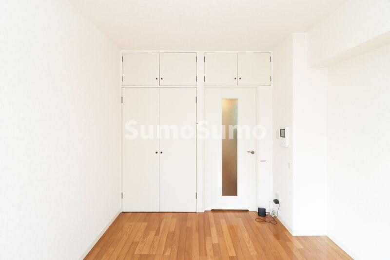 クレタ県庁前の物件内観写真