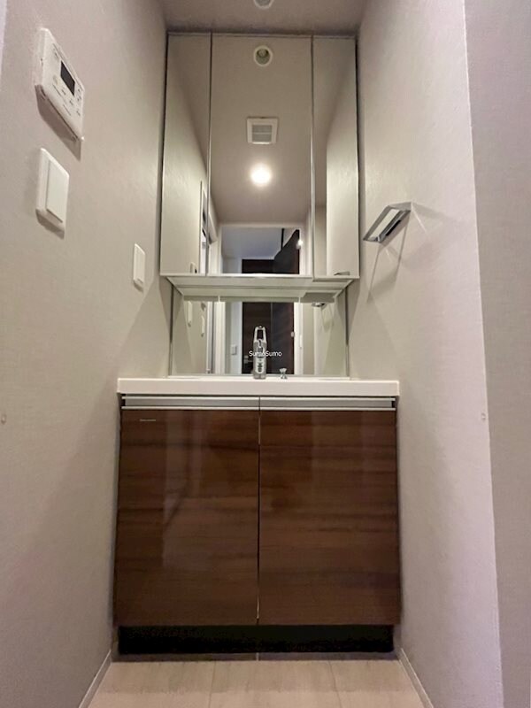 本町駅 徒歩5分 8階の物件内観写真