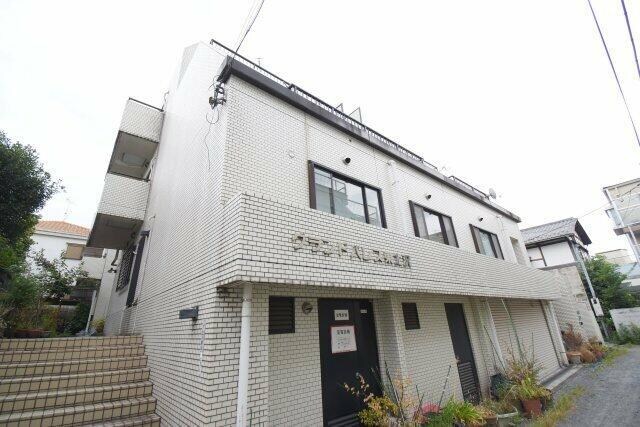 グランドパレス東北沢の物件外観写真