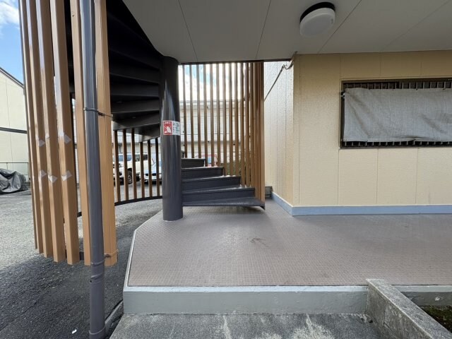 リィヴチャシャトウの物件外観写真