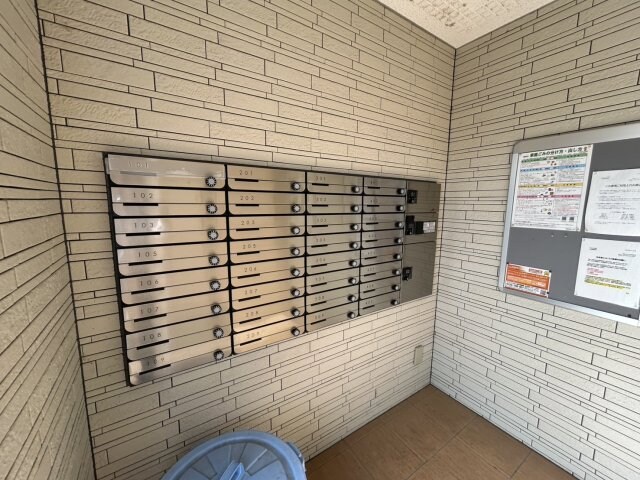 マンション東岡の物件外観写真