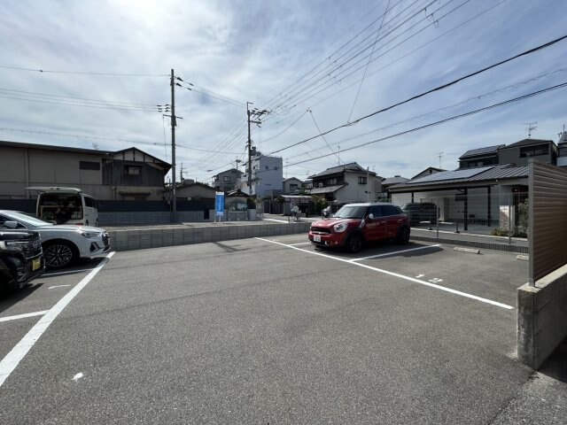 マンション東岡の物件外観写真