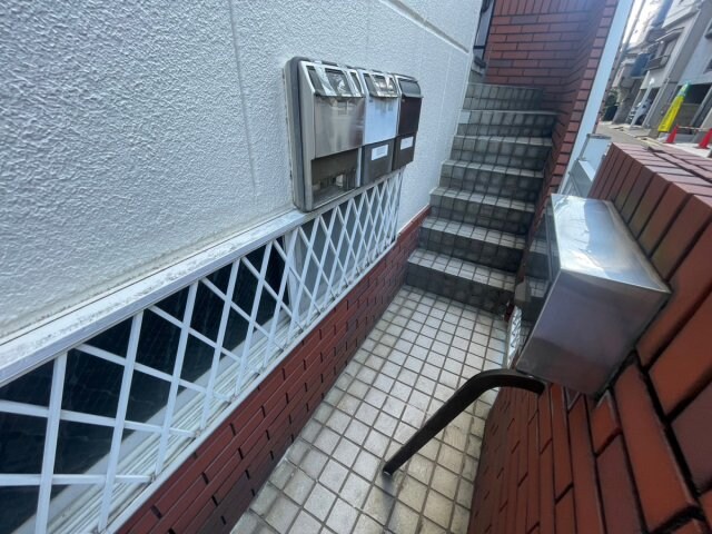 ポップ高槻の物件外観写真