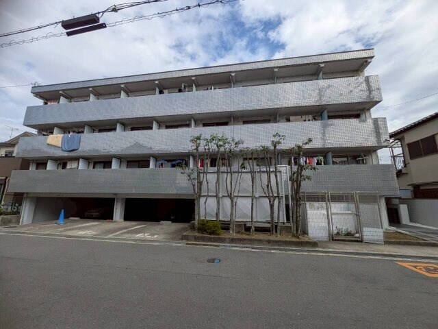 ヤングパレス茨木の物件外観写真