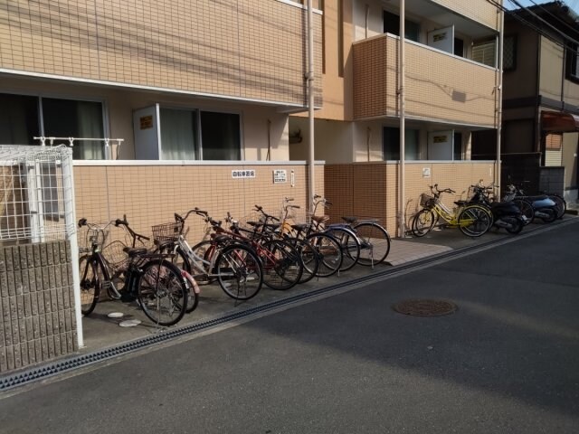 フローラ茨木の物件外観写真