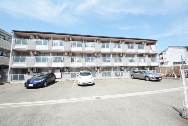 ウエストコーポの物件外観写真