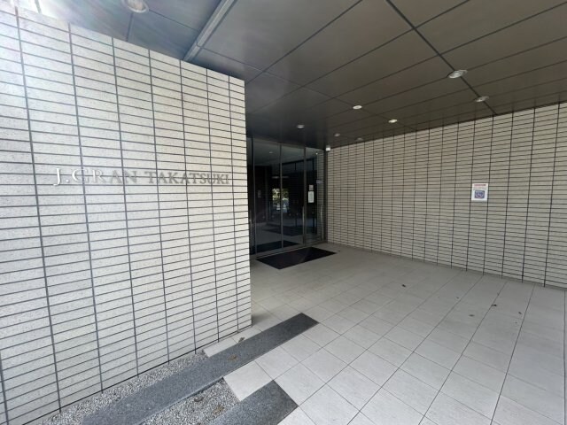 ジェイグラン高槻の物件外観写真