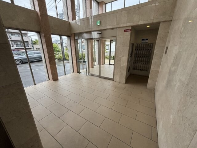 クレセント・コートの物件外観写真