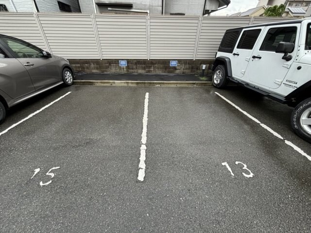 クレセント・コートの物件外観写真