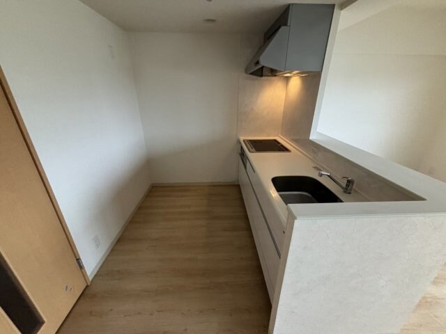 クレセント・コートの物件内観写真