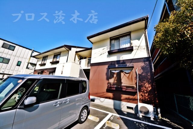 エレガンツァカーサの物件外観写真