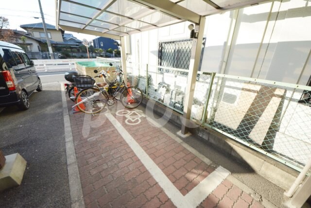 エレガンツァカーサの物件外観写真