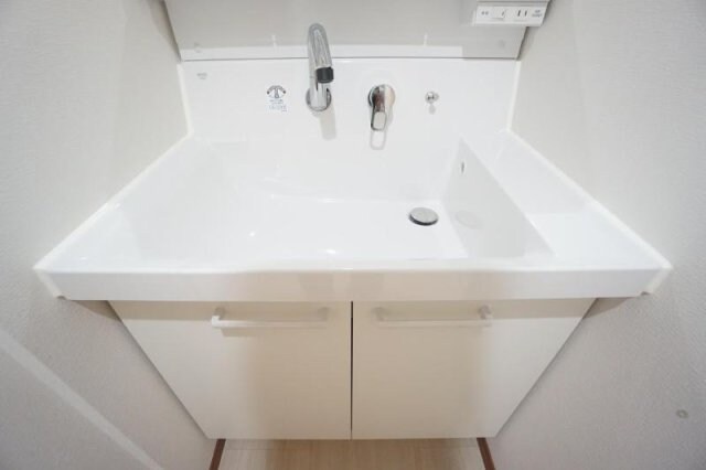 エピーク下中条A棟の物件内観写真