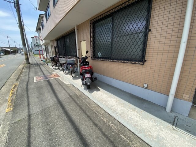 ひまわりマンションの物件外観写真