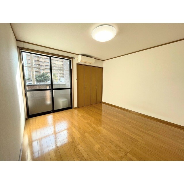 スクウェアコートＣの物件内観写真