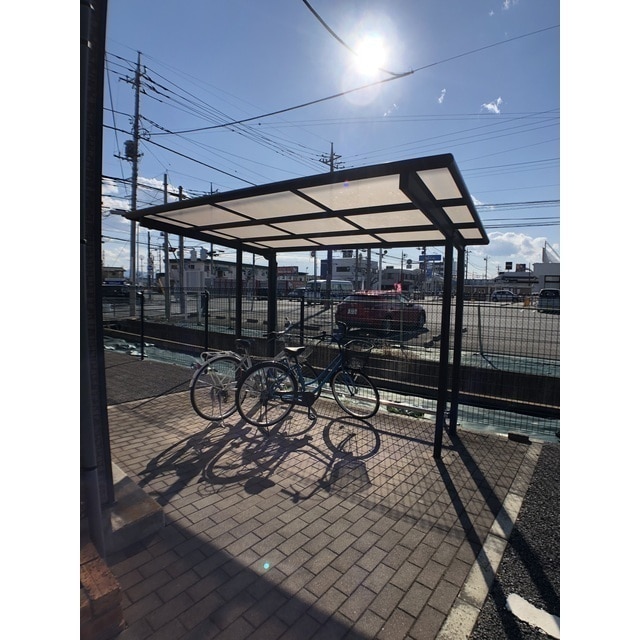 スクウェアコートＣの物件外観写真