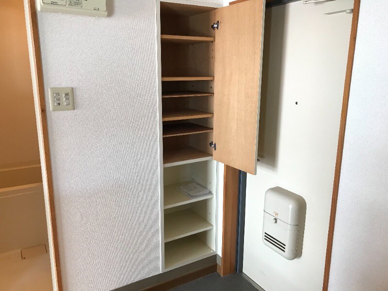 サンロイヤル新屋敷の物件内観写真