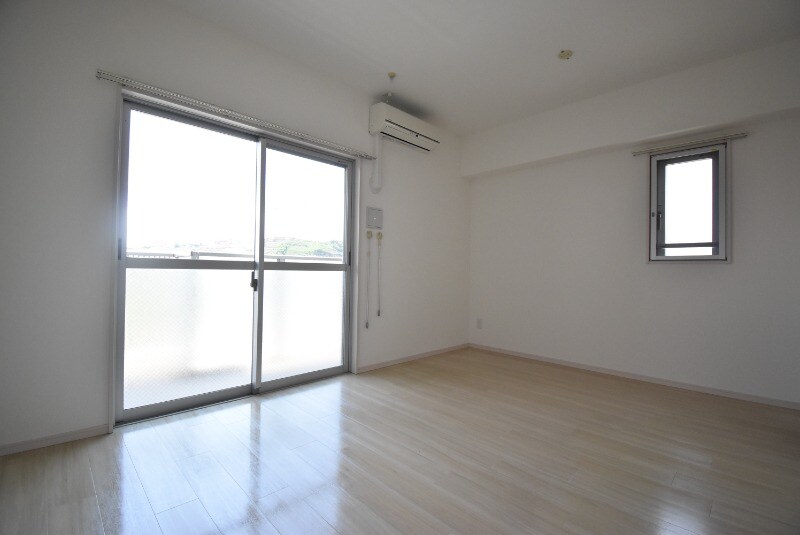 オーベル中郡の物件内観写真