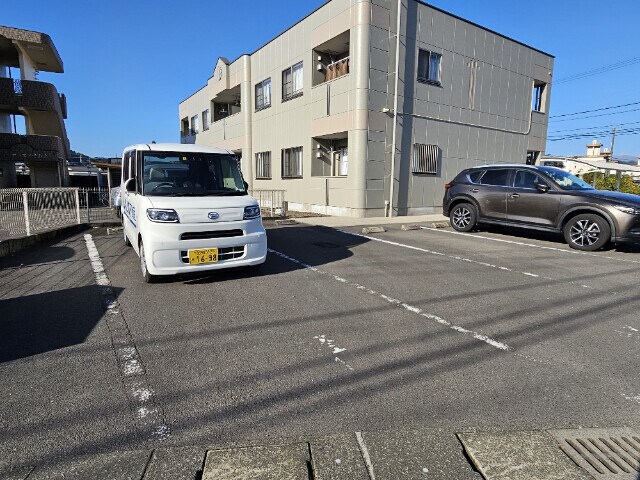 ミレネールの物件外観写真