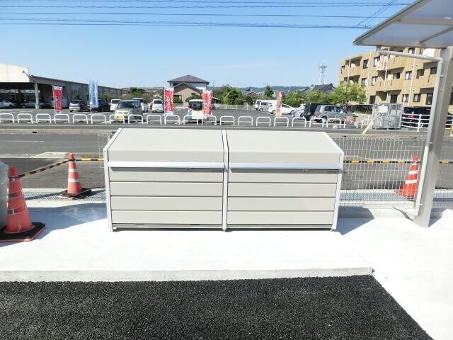 エイチアンドエスの物件外観写真