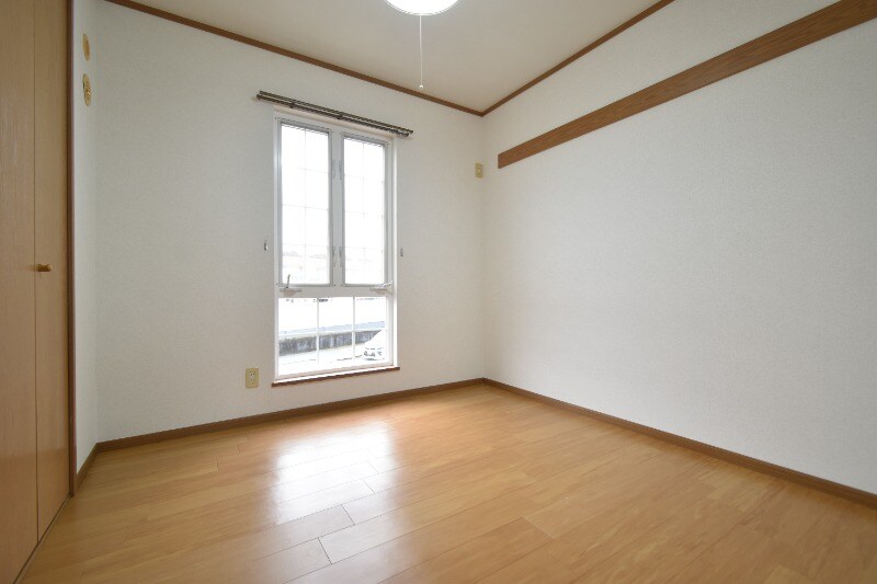 クレストール見次　Ａの物件内観写真