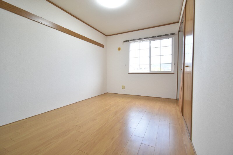 クレストール見次　Ａの物件内観写真