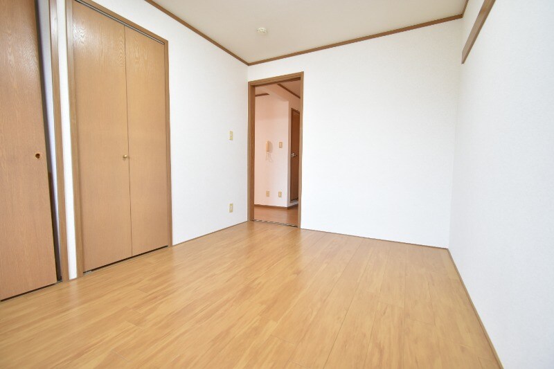 クレストール見次　Ａの物件内観写真