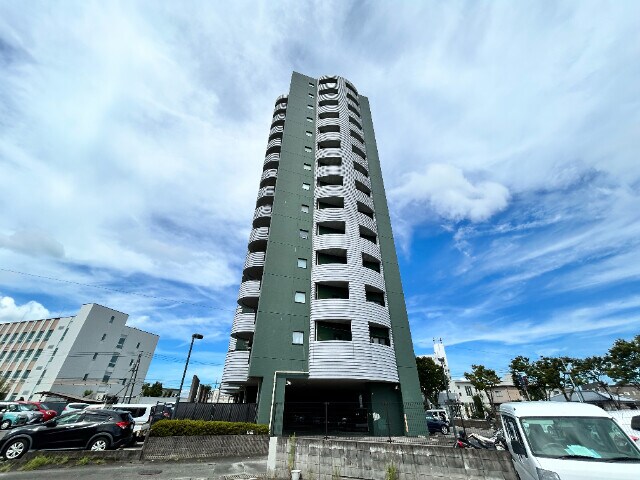 グランドパレスファミーレ霧島の物件外観写真