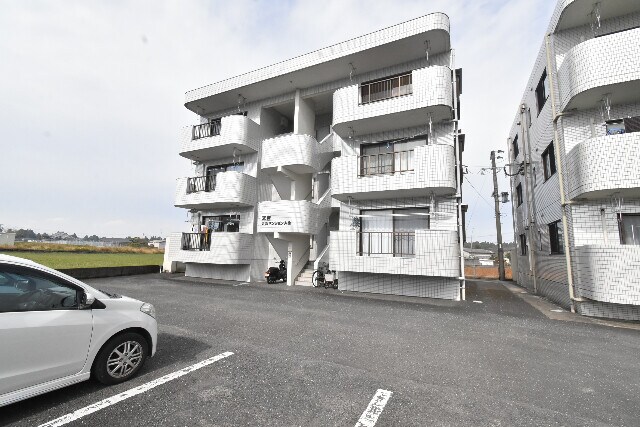 末吉大丸マンション　A棟の物件外観写真