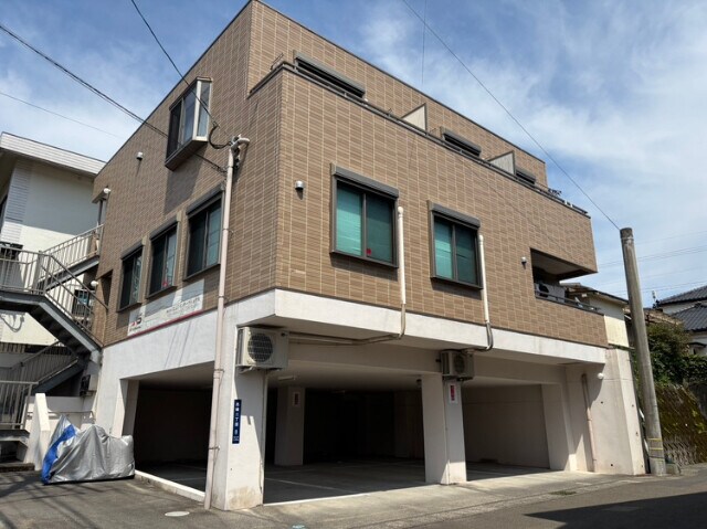 イーストパレスの物件外観写真