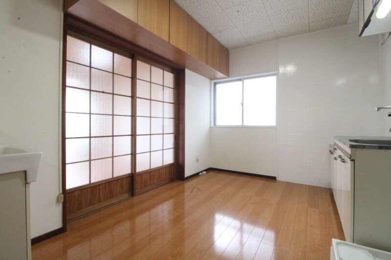 スカイヒルズ西陵の物件内観写真