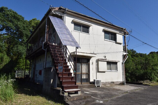 加治佐アパートの物件外観写真