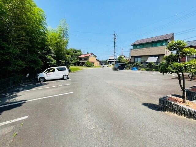 エイトスクウェア芳ヶ崎の物件外観写真