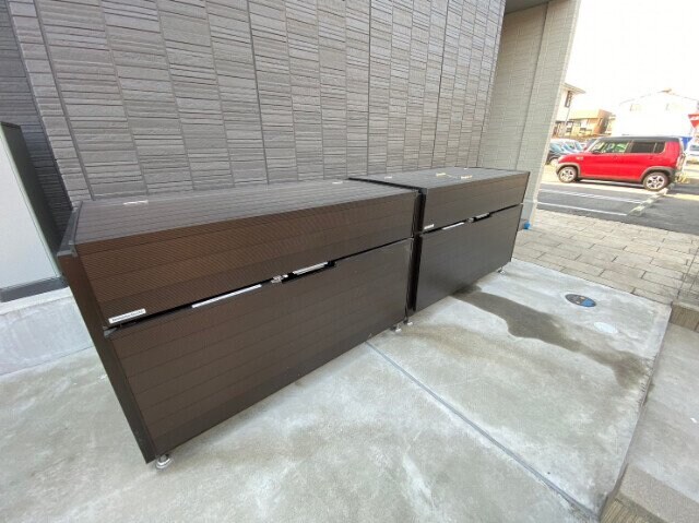 ベイフィールドの物件外観写真