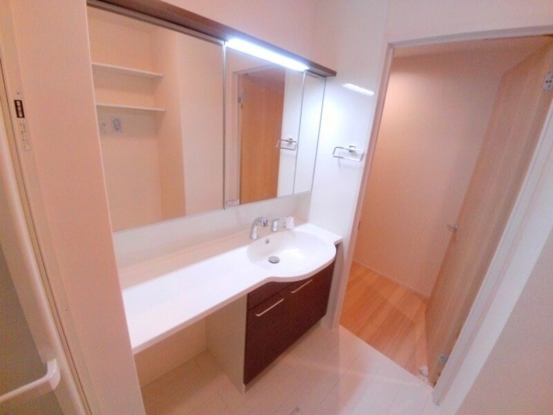 コンフィアンスの物件内観写真