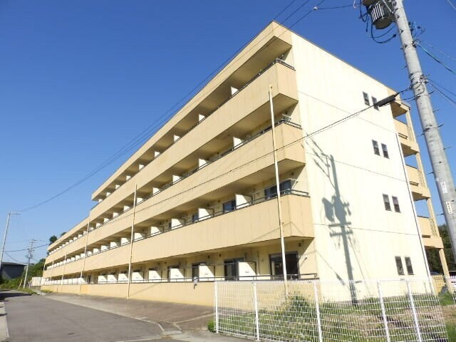 亀山マンションB棟の物件外観写真