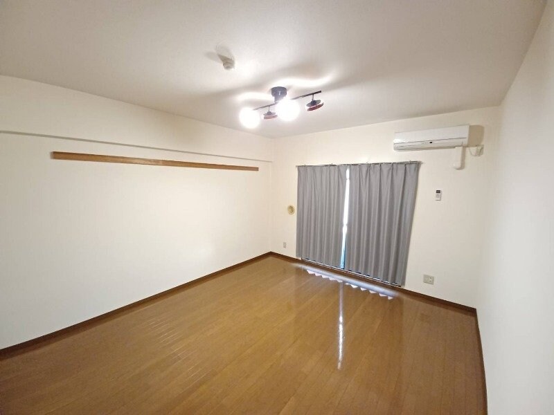 サンクチュアリー亀山の物件内観写真